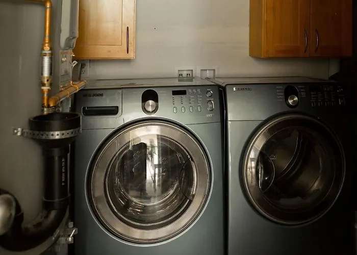 Mercer Island Apartment In The Woods, Pets Allowed