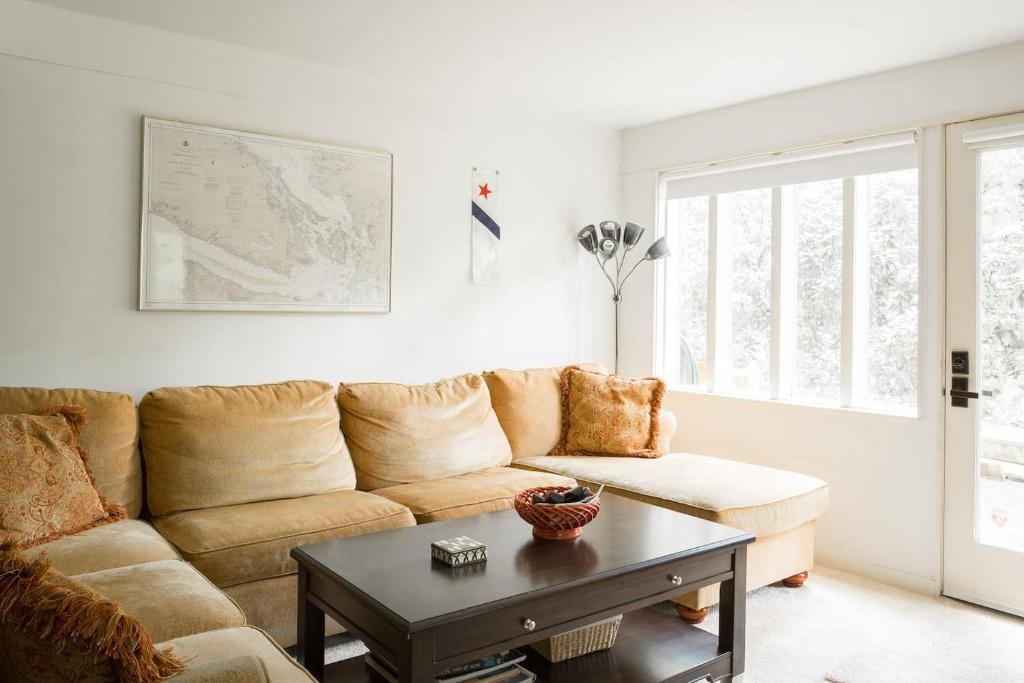 Apartment In The Woods, Pets Allowed