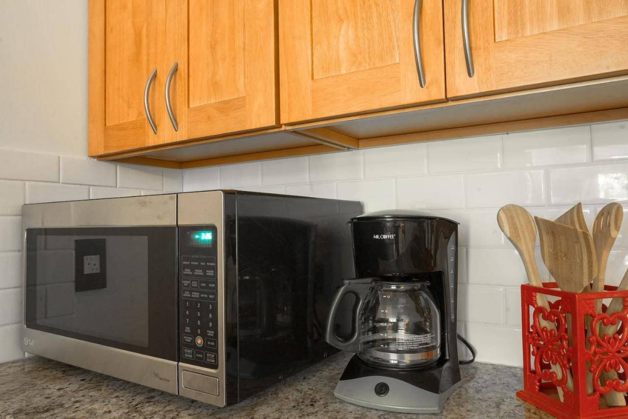 In The Woods, Pets Allowed Apartment
