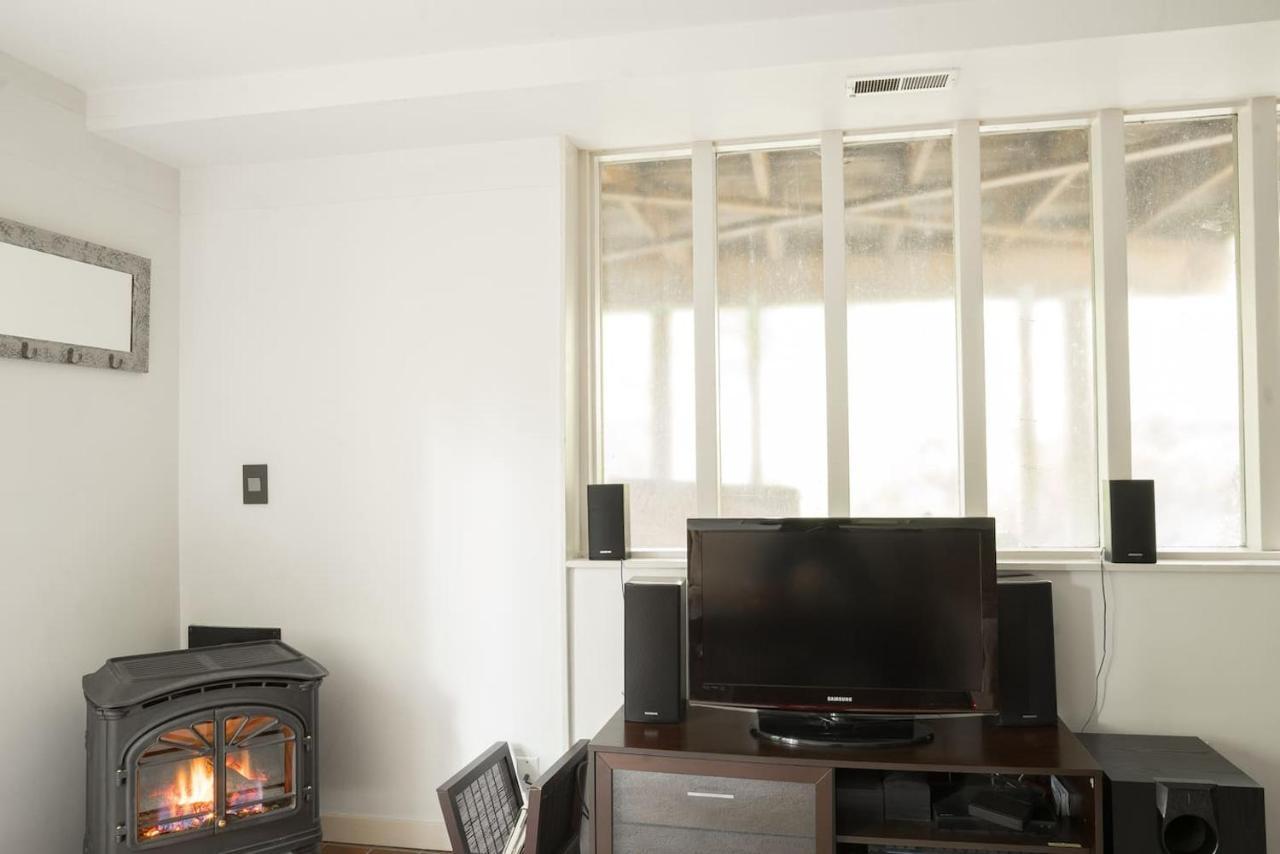 In The Woods, Pets Allowed Apartment Mercer Island