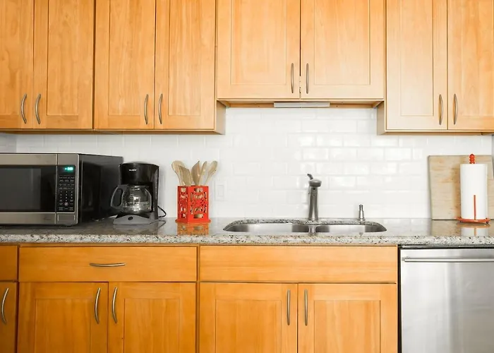 Mercer Island Apartment In The Woods, Pets Allowed